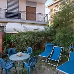 Apartment Mare E Non Solo 2 *